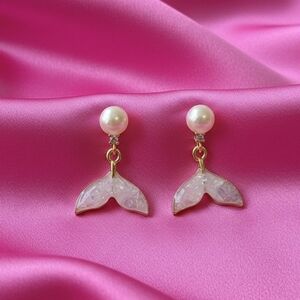 Freshwater Pearl & Gold Mermaid Tail Drop Earrings - S925 Needle